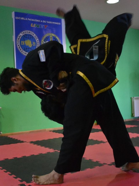 Se dictan clases de Taekwondo y Hapkido en el Cenin N°3