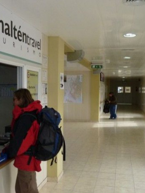 El Chaltén: Municipio comenzó a cobrar el canon en la terminal de Ómnibus